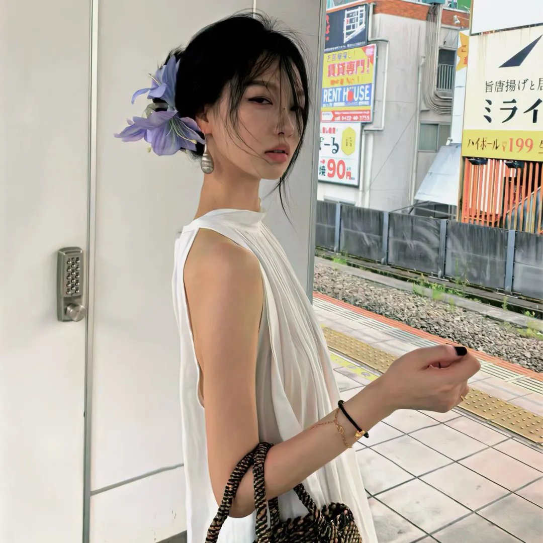 绽放的带刺玫瑰