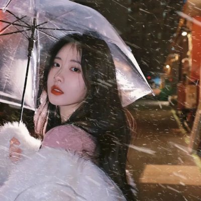 戴珍珠耳环的少女